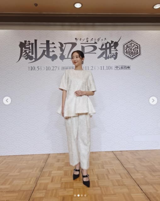 舞台出演告知の武田玲奈、爽やか全身ホワイトコーデが素敵！