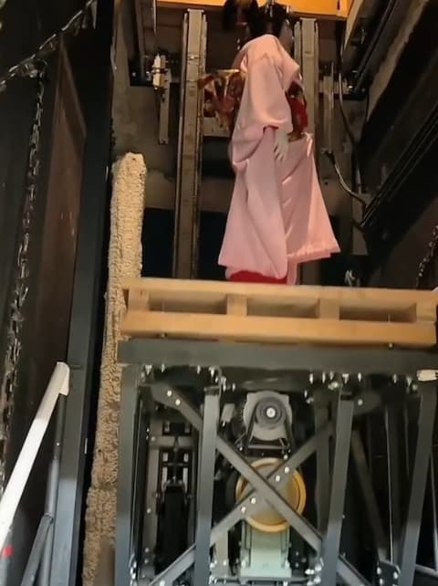 小川菜摘　梅沢富美男・研ナオコ特別公演で大奮闘！秘密兵器が大活躍！