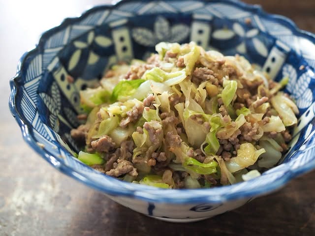 家庭料理研究家・奥薗の「うん、これはいい」暑い日にぴったりのキャベツのそぼろ煮！味付けはシンプルが嬉しい！