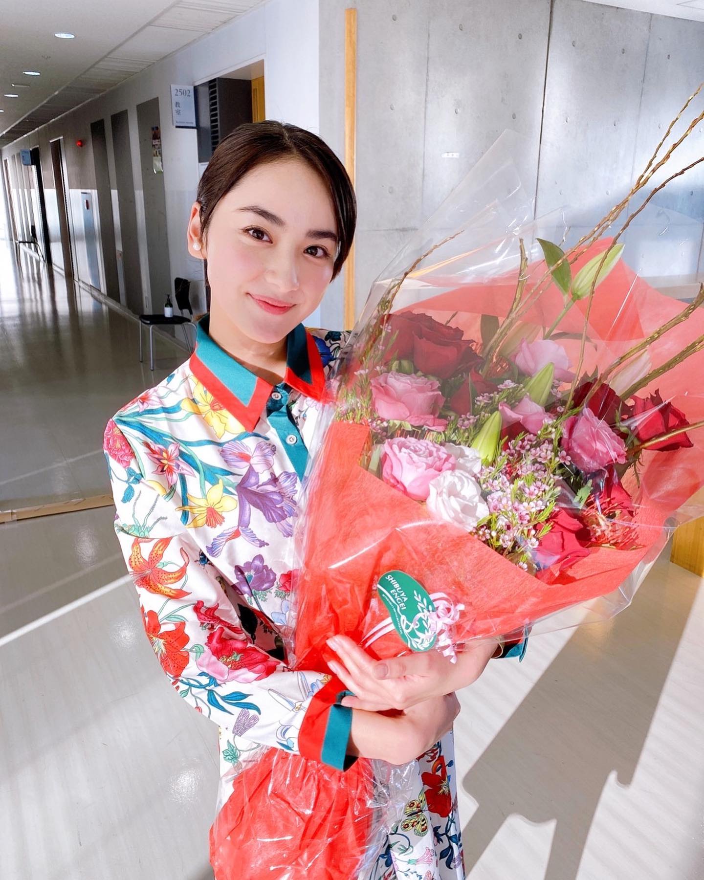 平祐奈の花束ショットが話題💐誕生日サプライズに「ミラクルハッピーでした✨」