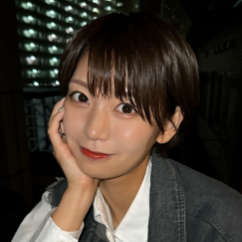 じゅなた、小坂田純奈が黒髪ショート姿を披露！「暗い髪の方が褒められる」