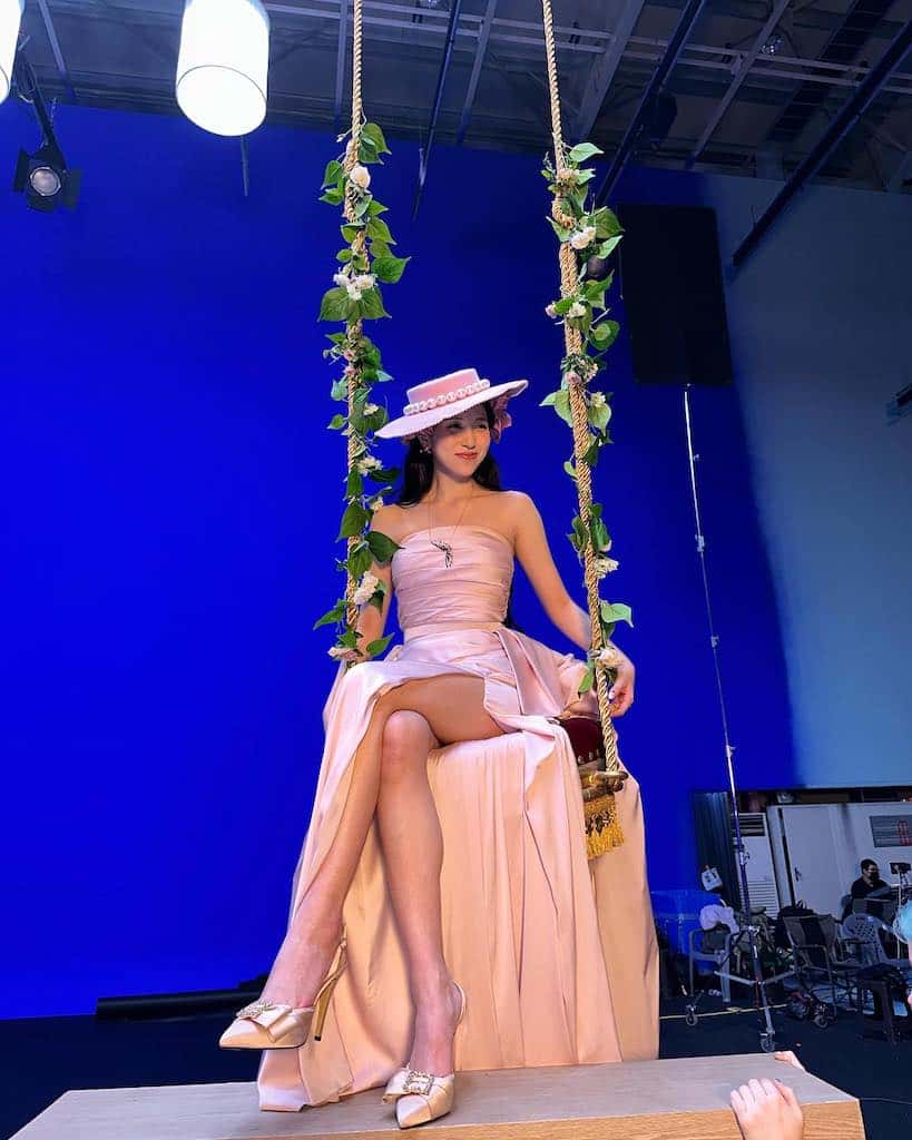 「お嬢様だ〜！😭💖」TWICE・ミナの最新ショットが美しすぎると話題に👀