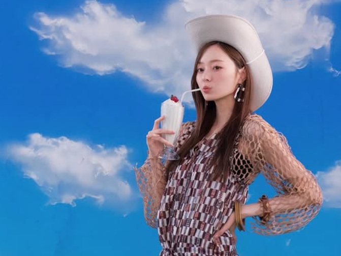 “真夏の全国ツアーカフェ”始動　梅澤美波が爽やかシェイクSHOT