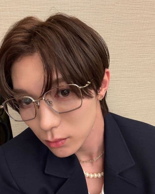 Travis Japan七五三掛龍也、メガネ姿の4ショットに反響「似合いすぎてる」