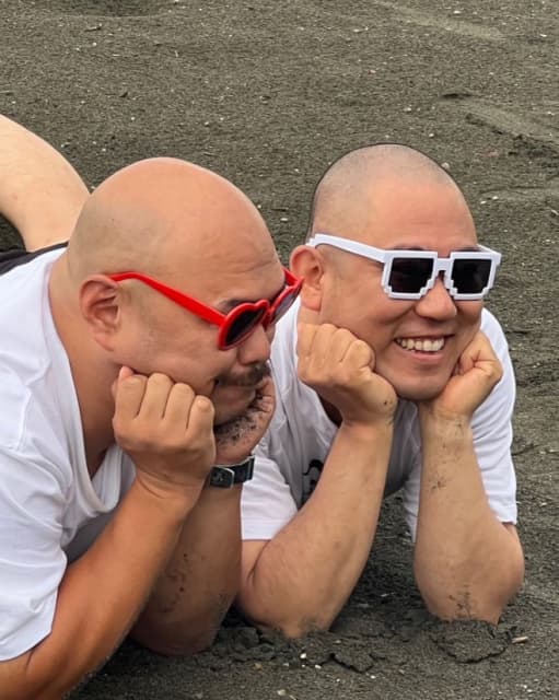 クロちゃん、「ク◯芸人」コンビのグラサン2Sが話題！