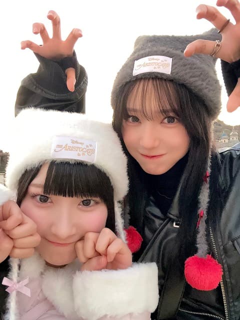 「かわいいがすぎる」イコラブ 野口衣織とアイドル仲間のネコミミ2ショットにファン悶絶！