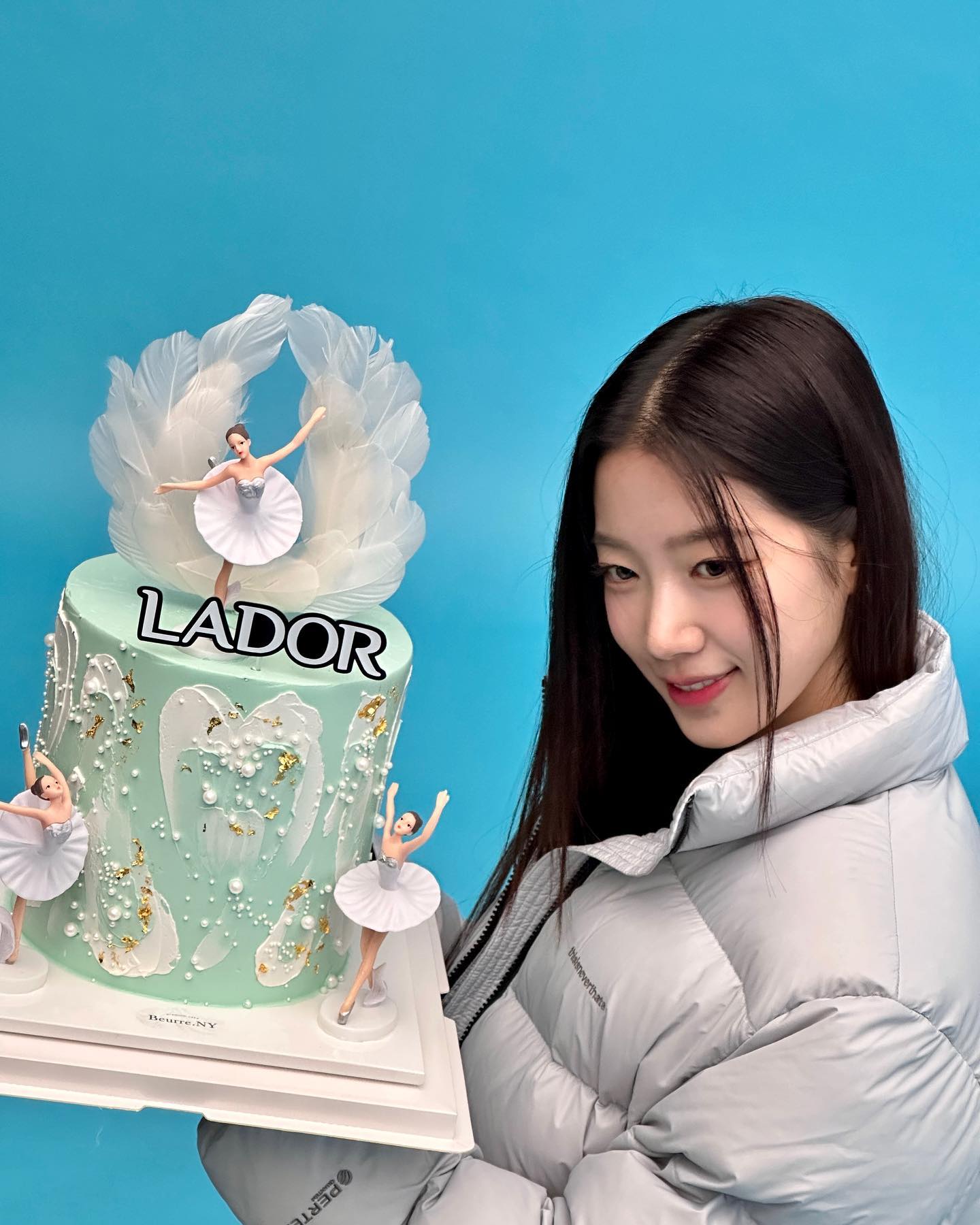 韓国で大人気の日本人は元バレリーナ!? LE SSERAFIMカズハの自撮りSにファン悶絶