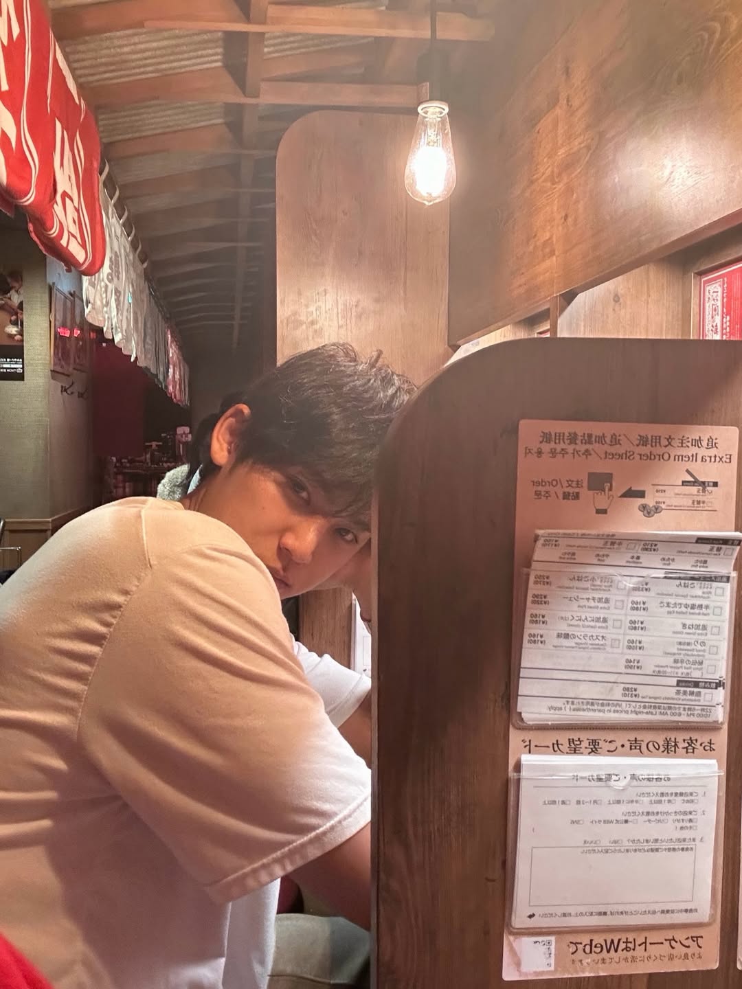 「付き合ってる？」思わずドキッとする距離感…SEVENTEEN・ミンギュのオフショットが話題に