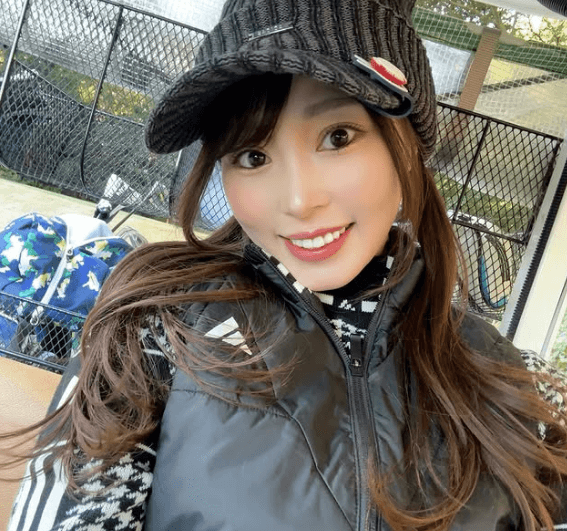 「YOU、プロゴルファー目指しちゃいなよ」あの人気グラドル、”シャレオツ・ゴルフウェアショット”にファン大歓喜！