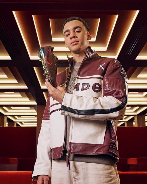 ムシアラ、ナイキの新スパイクをお披露目