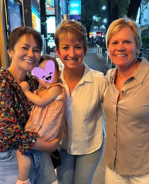 宮里藍 長女と共に世界的レジェンドと再会「凄い写真ですね👏👏👏👏」と話題に