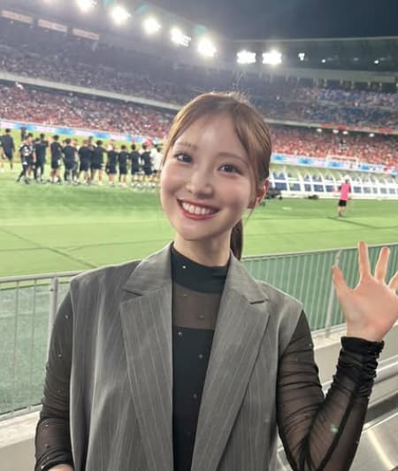 野村彩也子がプレミアリーグ観戦を報告！豪華芸能人らとのショットも披露