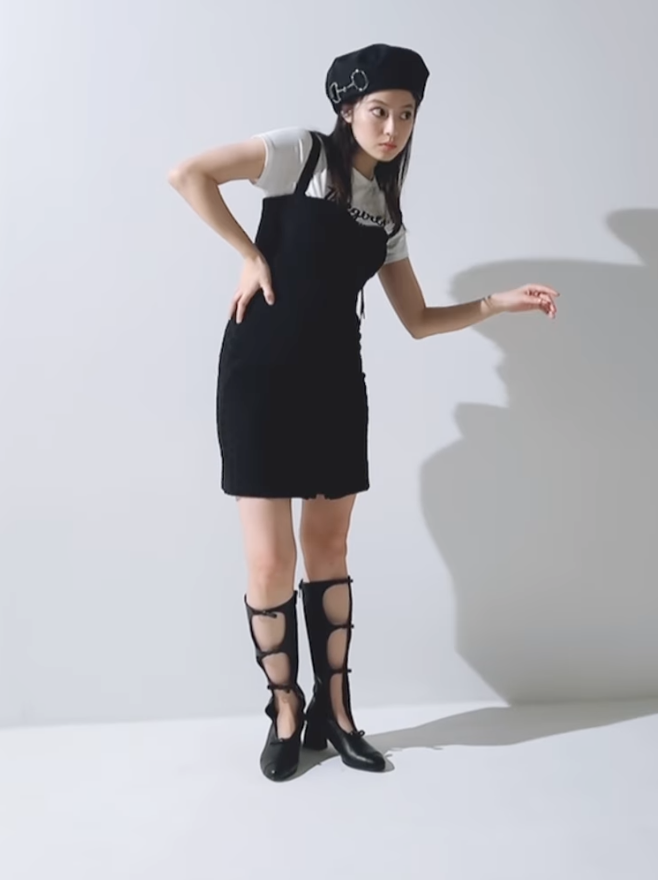 今田美桜 美脚際立つ大胆コーデが反響