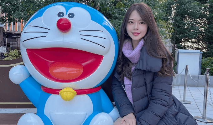 「究極の小顔効果です」人気ラウンドガール、”ドラえもんとデート風ショット”＆のび太＋しずかちゃん3Sが話題に