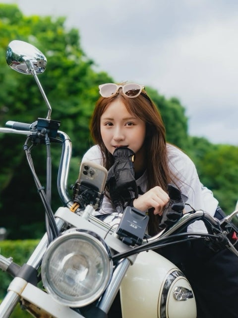 伊藤愛真、「ちょい乗り」のはずがバイクごとビジュアル仕上がりすぎ問題