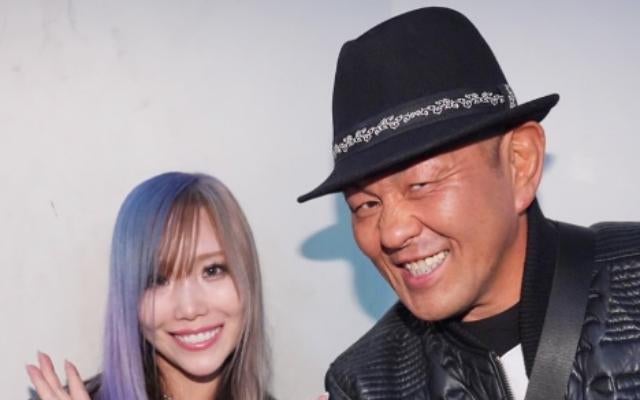 鈴木みのる、KAIRIと再会！『WWEの話に刺激を受ける…次はアメリカ？』