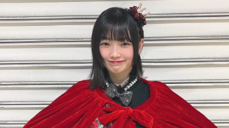 「ガチ王子！」「最強ヒーロー降臨」山﨑愛生、マント＆メガネ姿にファン熱狂！