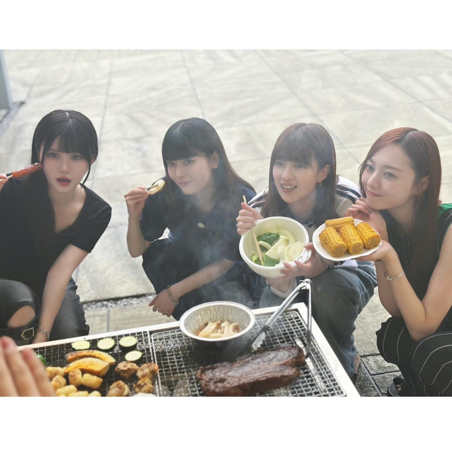 「花火、いくつになってもたのしい」大人気アイドルがメンバーと夏を大満喫！