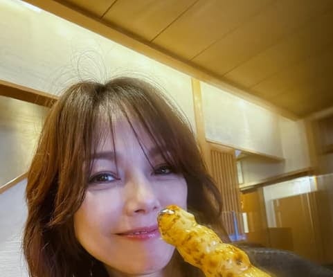 「おだんごもぐもぐ七瀬さんかわいすぎる」相川七瀬が番組でのお団子ショットを公開！