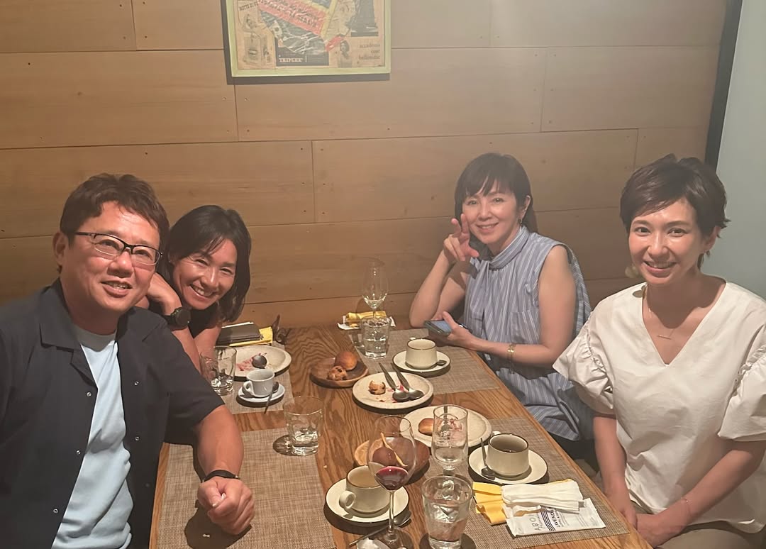 元テレビ朝日アナウンサー・ 徳永有美、先輩たちと迎えた夜の集合写真を公開！