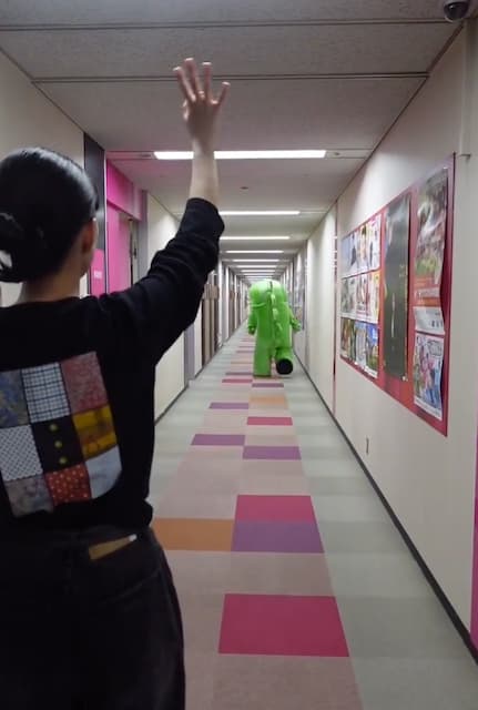 芳根京子がガチャピンと遭遇！？オフショット動画にファンからいいね殺到