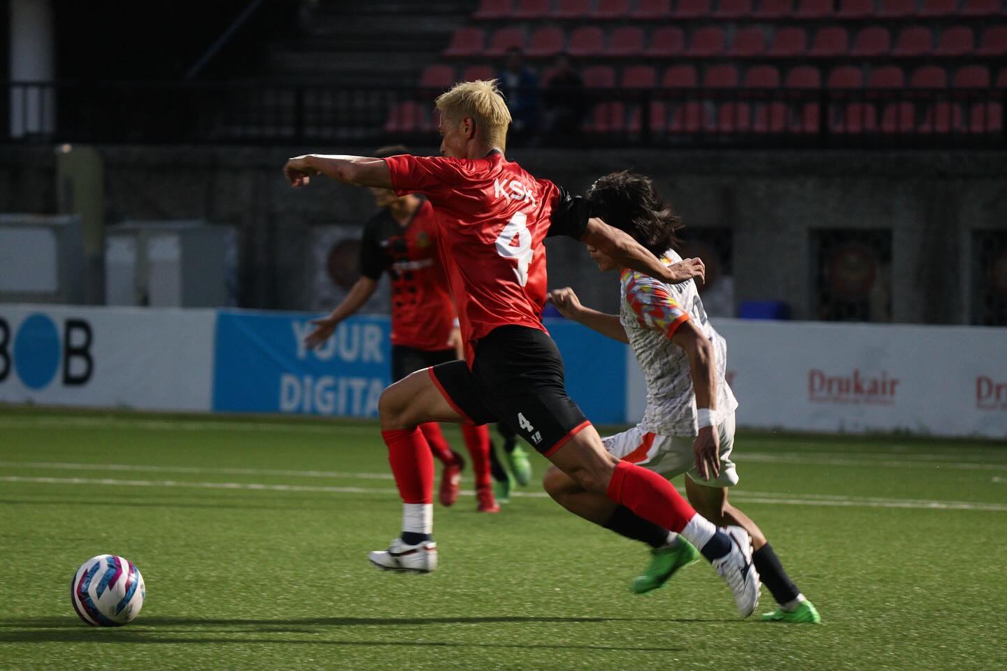 背中の「4」が輝いて見える　本田圭佑がエキシビジョンマッチに出場！