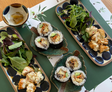 「心もお腹も大満足！」杉田かおる、絶品太巻きランチに笑顔