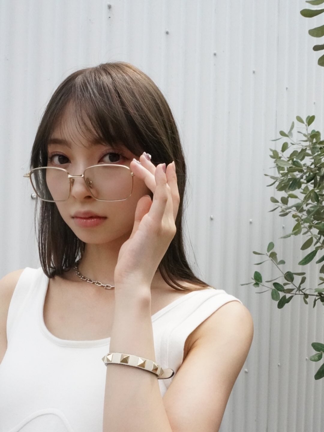 「メガネみん」超ときめき♡宣伝部・辻野かなみ、夏らしく大人っぽいファッションでファンを悩殺