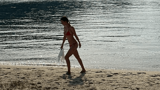 「スタイルほんまに神」美女トレーナー、直島で魅せた非日常のロマンティックショット＆ムービーにファン熱視線「絵になるわぁ」