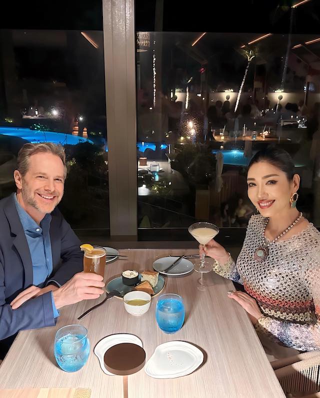 アンミカが夫の誕生日を祝福！夫婦仲が良すぎるショットを公開💕