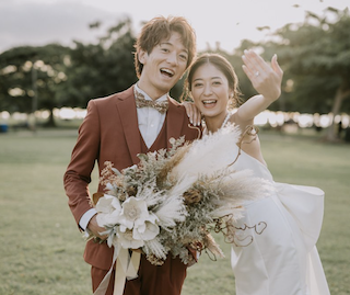 大倉士門&みちょぱ ハワイでの結婚式の様子を公開 ウェディングドレス披露