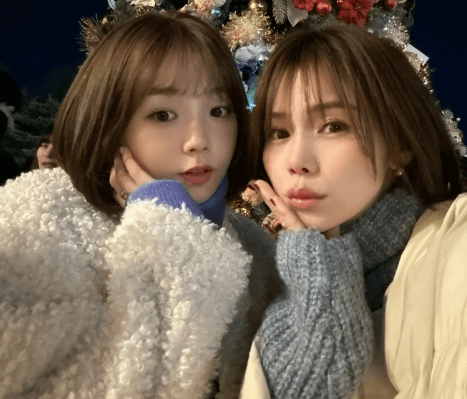 32歳の童顔大人気グラドル、クリマで過ごしたダブル美女・ショットを公開「ほんとに変わらない美貌！」