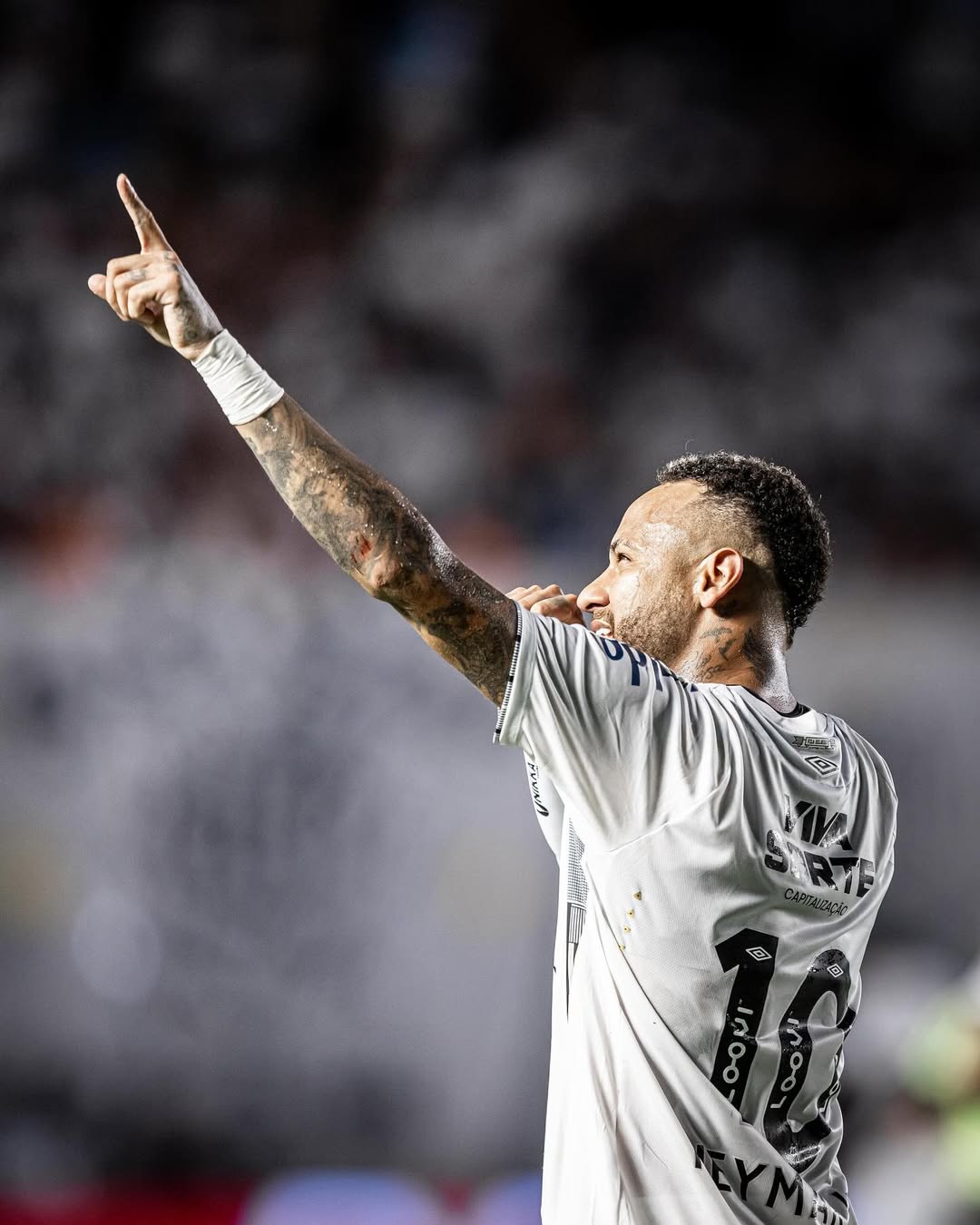 「バモス サントス！」ネイマールがチームの勝利を祝福！