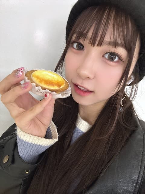「全部を味わえて幸せな気持ち」AKB48 橋本陽菜が有名スイーツにキュートな幸福ショットを投稿！