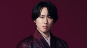 着物が喜んでる」宮舘涼太、“美しいキモノ”表紙で圧巻の和装姿を披露