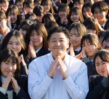 「感動しました！」チョコレートプラネット・長田庄平、「新しいカギダンススタジアム2025」でともに戦った高校生たちとの写真をアップ！