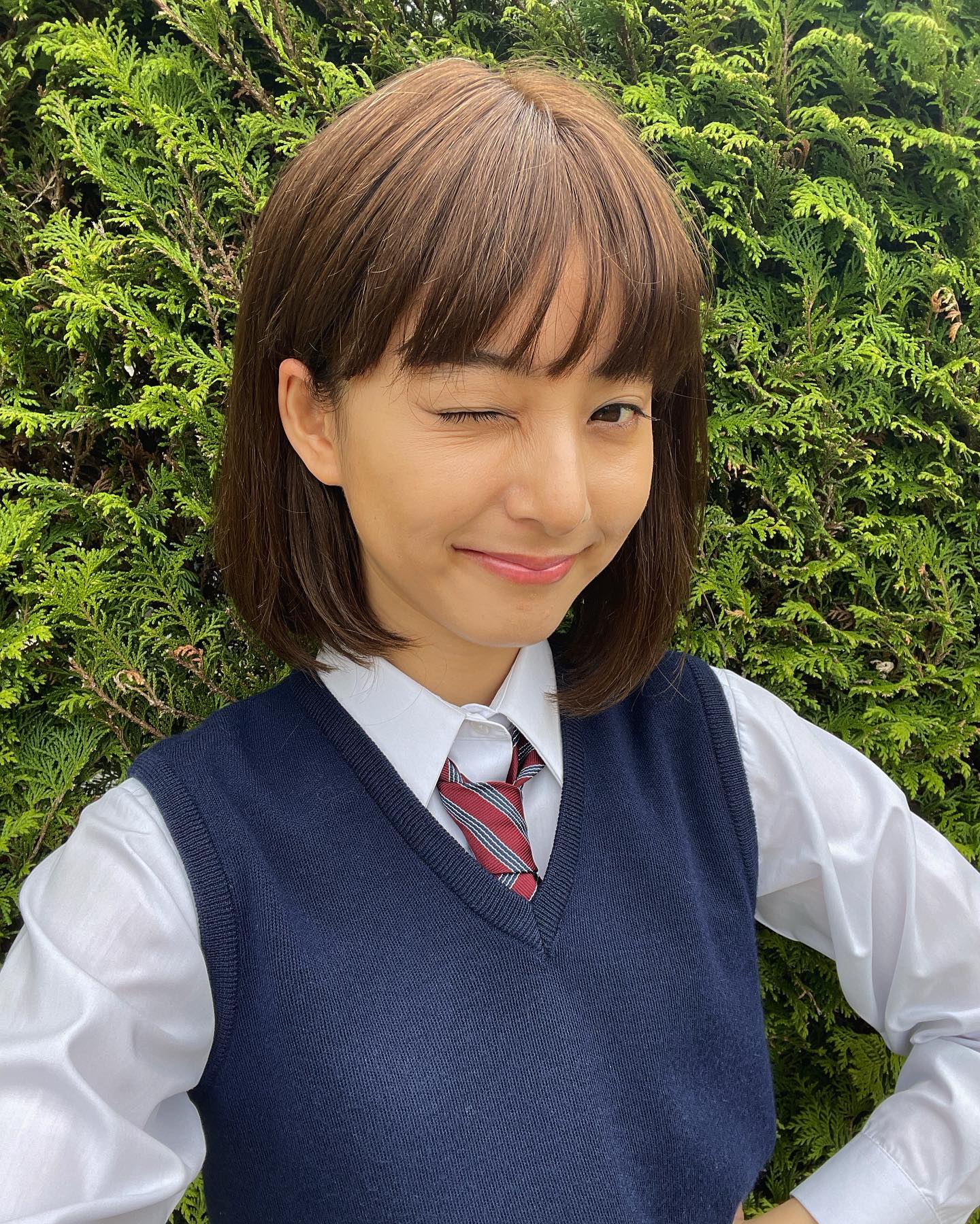 新木優子さんがJK姿を公開「可愛すぎる😍」と話題に💕