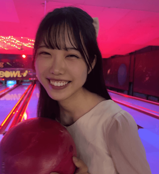 「あっ、ボウリングだ。出来るの？」人気モデル、ボウリング女子モードに！女神スマイルにファンうっとり「可愛いです」