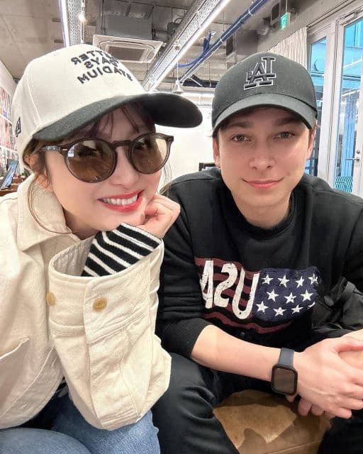 鈴木奈々、仲良しイケメンとキャップをかぶった2ショットにファンからは「かわいい」の声！