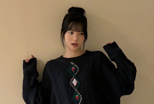 LE SSERAFIM・ウンチェ “舌ペロ”ショットを公開！日本語でコメントも...