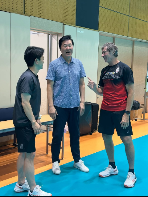 イケメン男子バレー日本代表のお宝ショット満載⁉川合俊一、世界バレー参戦の日本代表練習現場へ！