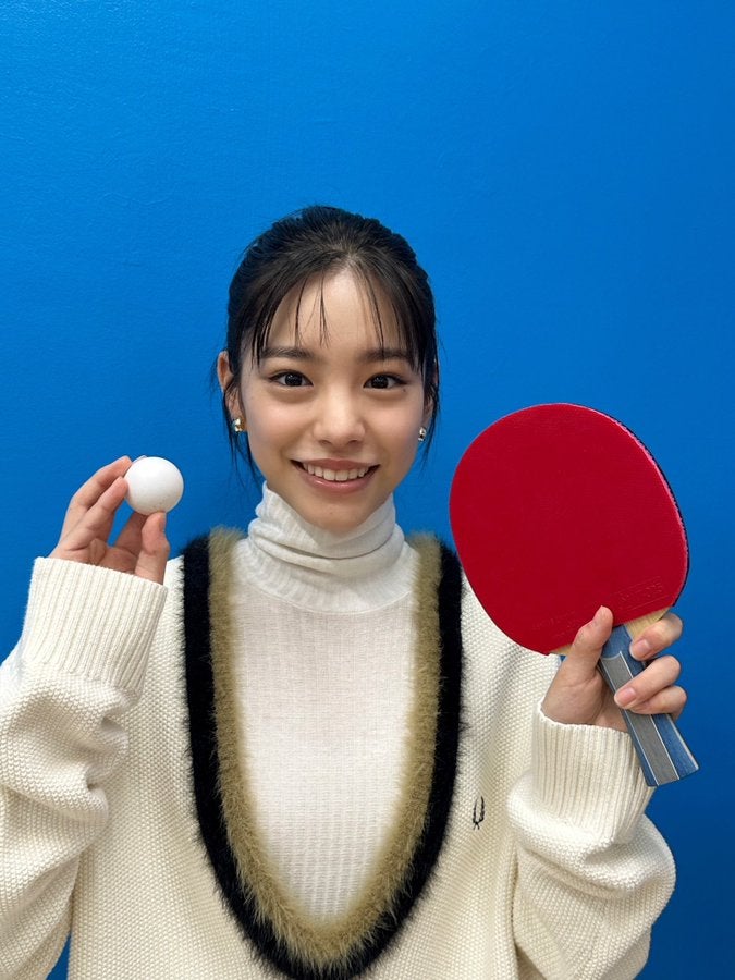 「ラケットよりも小さい…！？」當真あみ 小顔すぎると話題に