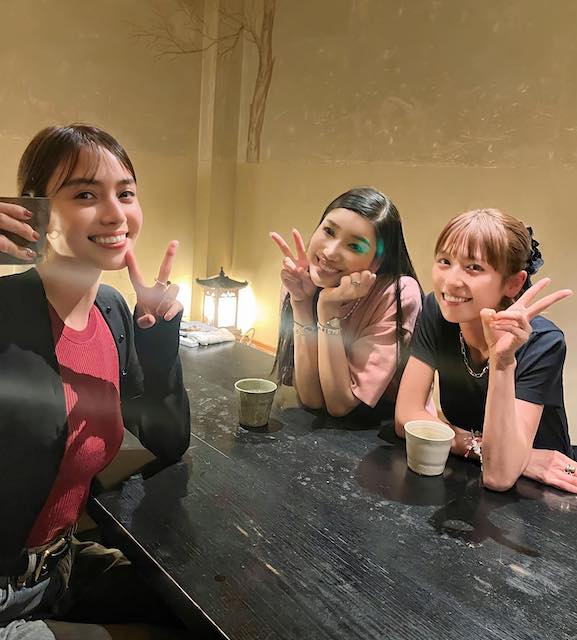 豪華3ショットにファン歓喜✨💖 「3人の方が高千穂よりパワーあるって！！」