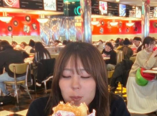 ビーチバレー・菊地真結、ユニバ満喫！でも雨女の本領発揮