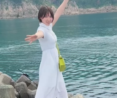 「めっちゃ綺麗です」美女スポーツモデル、”テトラポッド・登って”ムービーを披露！最高だと反響続々