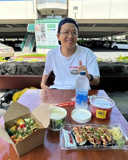 ミキ亜生、人生初のハワイを満喫！謎の1枚が公開されるもファンからは”どの写真も素敵”の声