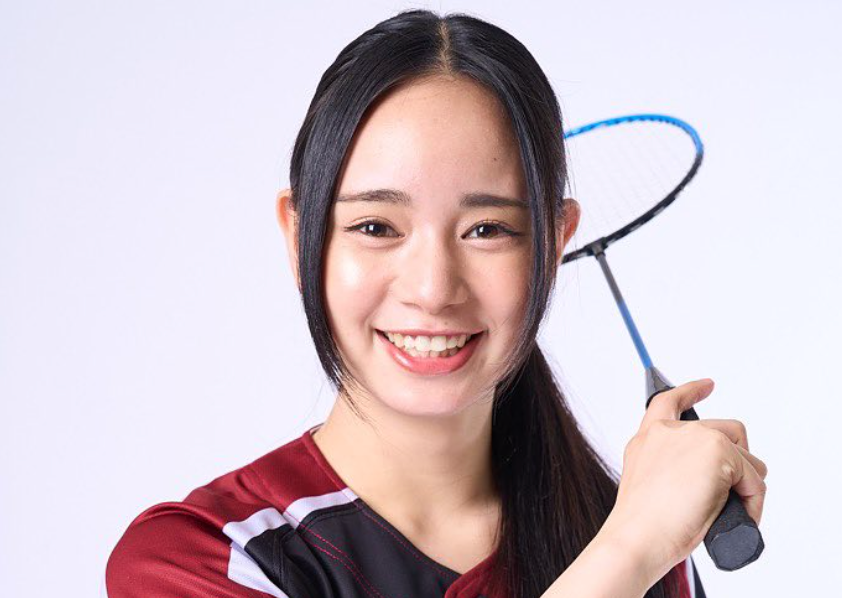 宮城弥生、場当たり初日を告知　ユニフォーム×バドミントンSHOTも披露
