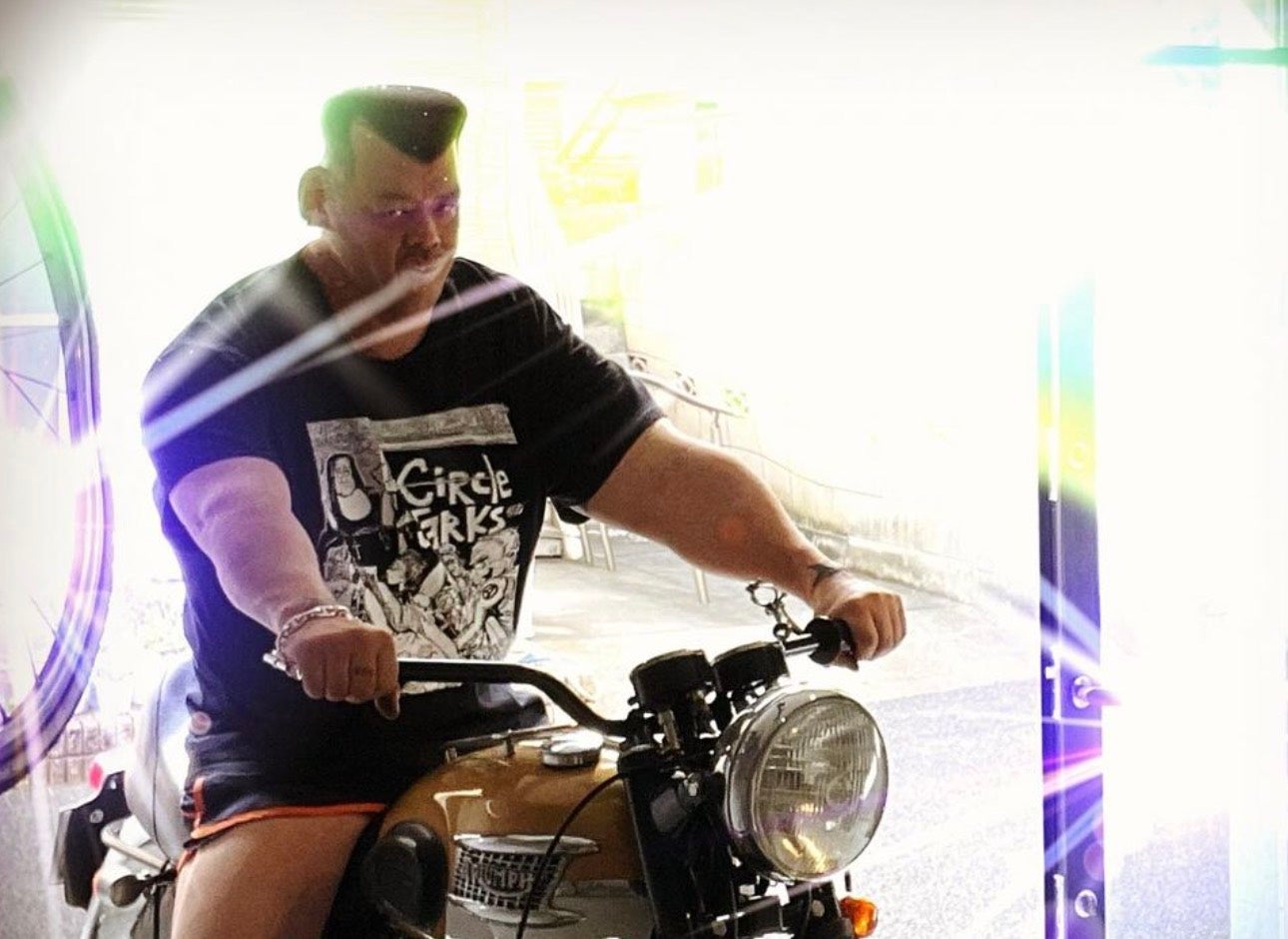 くっきーのバイク姿が渋すぎて面白すぎる