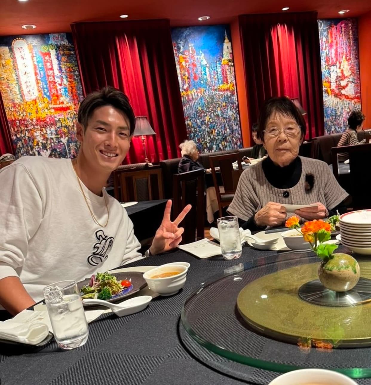 若林晃弘、96歳のおばあちゃん孝行にファンほっこり！「いい写真で涙が出る」と話題に