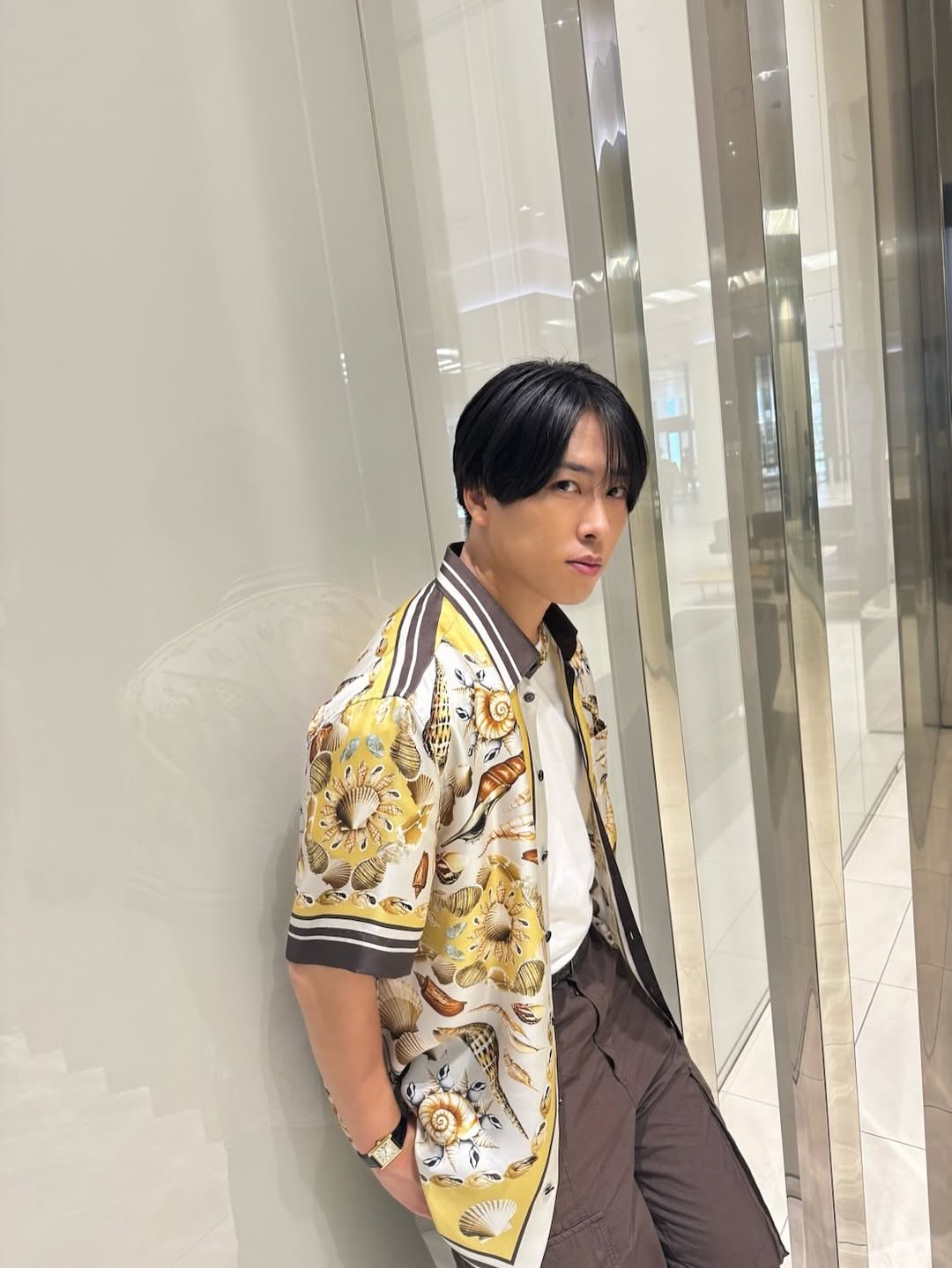 舘様が新しいあだ名「ツーブロックペンネ」で初投稿！ハイブランドも着こなすさすがのスタイルを披露